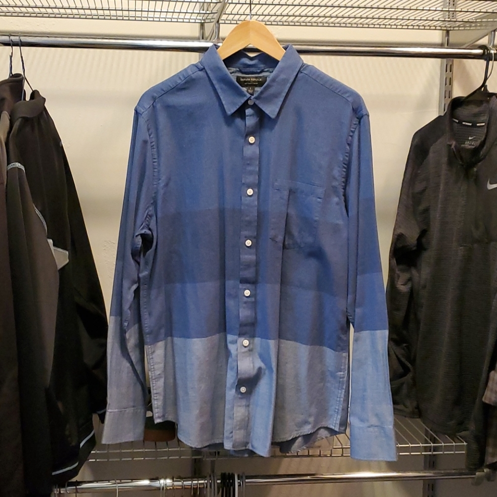 Banana Republic men's button down shirt